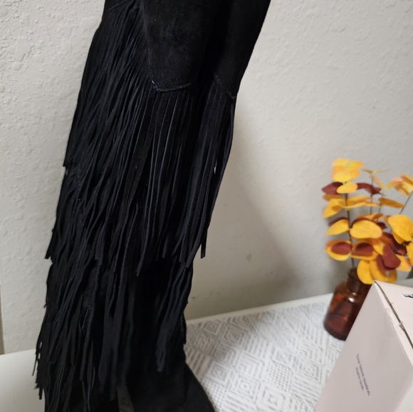 Boot - Picture 2 of 6